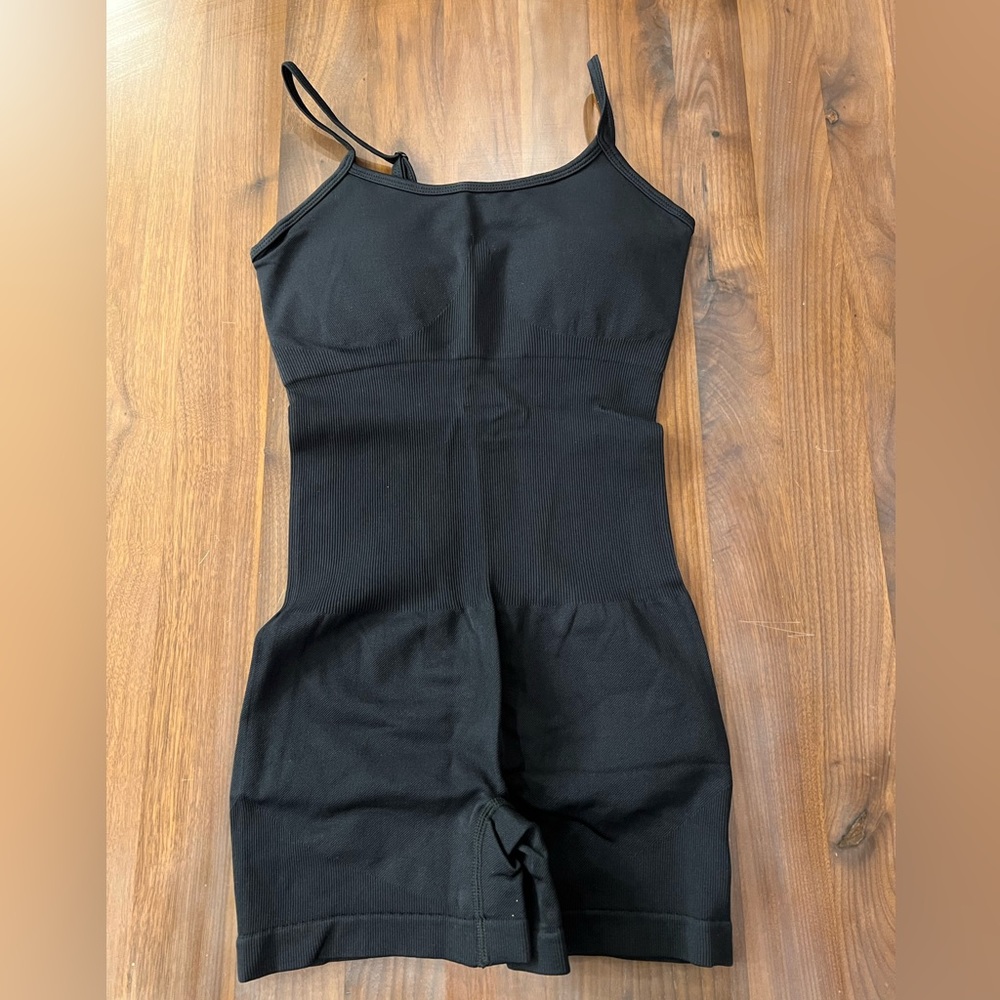 4 for $20 NWOT Jumpsuit Bodysuit Shape Wear - Black - S
